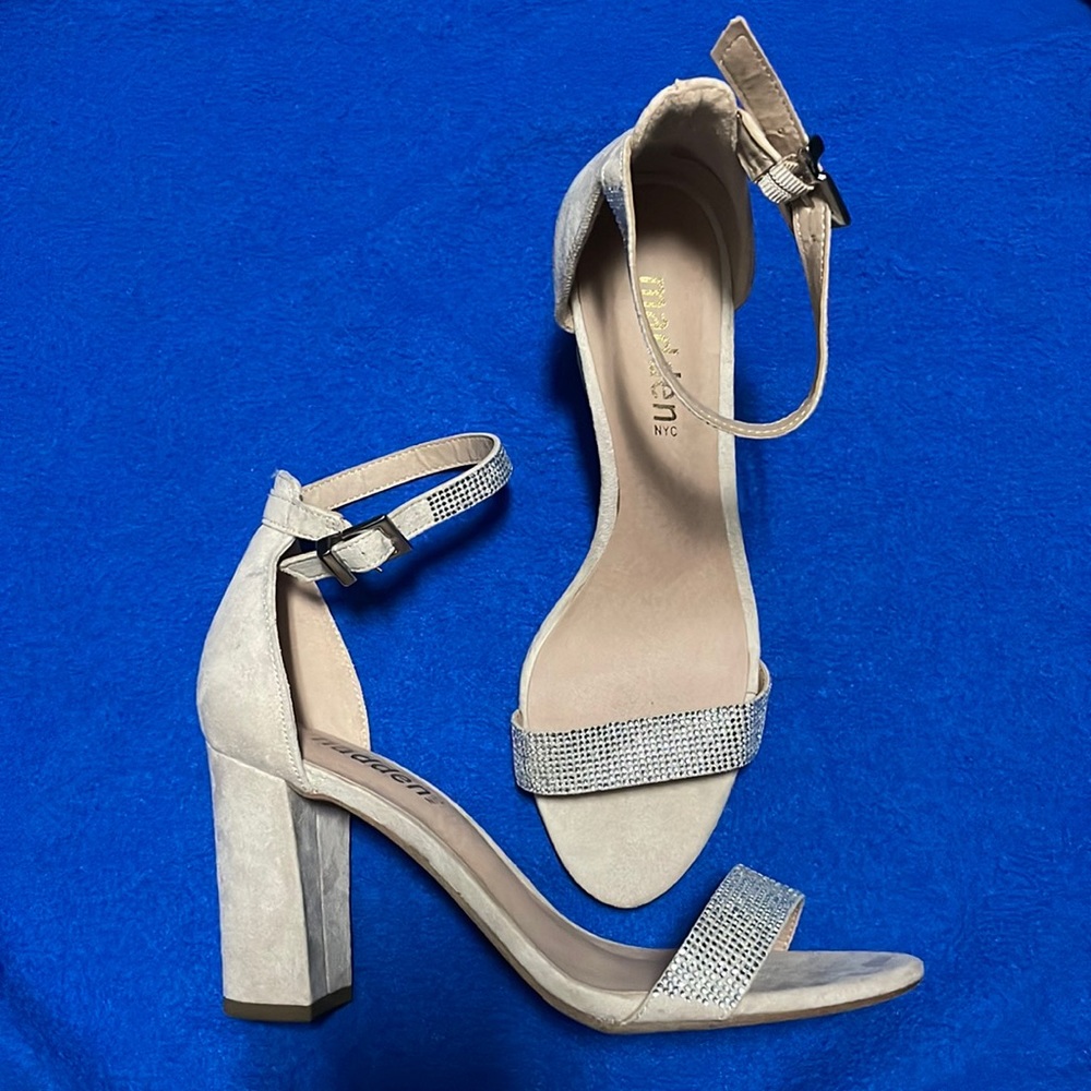 Steve Madden blush and silver suede strappy sandal heels size 8
